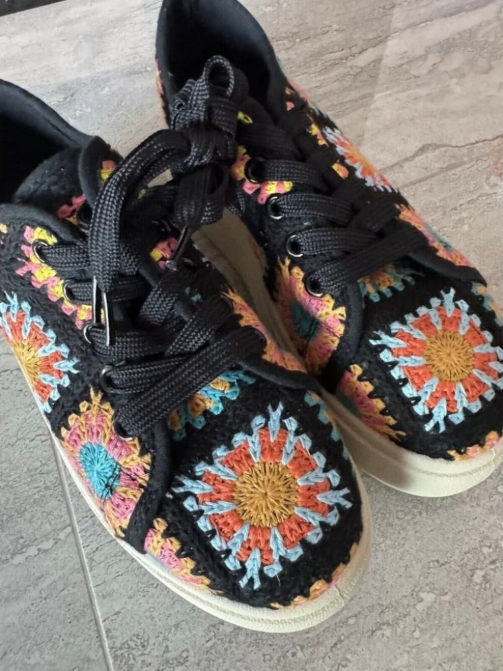 Dirty Laundry Women's Rambling Crochet Sneakers, Black Multi Sz 8.5